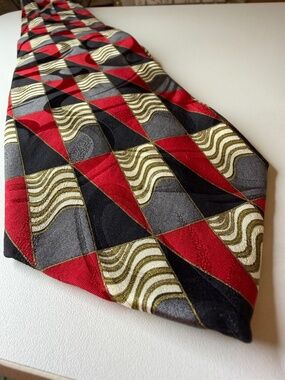 Vintage Silk Italy MODA Collezione Red Black Gray Geometric Necktie 64" Long